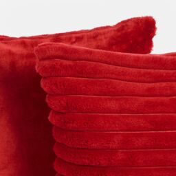 OHS 2 x Faux Fur Thick Rib Filled Cushion Covers in Red - Size: 45 cm x 45 cm - thumbnail 5
