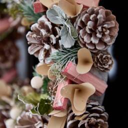 Dibor 33cm Pastel Pink Xmas Decor Front Door Wreath Christmas Wreath - thumbnail 5