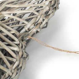 Red Hamper Wicker Heart Wreath Grey Wash Finish - thumbnail 3