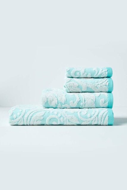 Homescapes Damask 100% Turkish Cotton 600 GSM Towel in Aqua - image 1