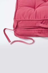 Homescapes Cotton Travel Support Booster Cushion in Red - Size: 50 cm x 50 cm - thumbnail 4