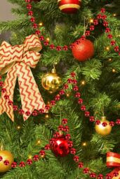 Neel Blue 9M Metallic Christmas Bead Chain - 7.5mm Shiny Pearl Garland in Red - thumbnail 6
