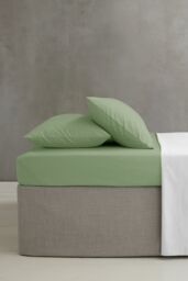 Catherine Lansfield 'Easy Iron Percale' Combed Polycotton 35cm Depth Sheet in Light Green - Size: Double Fitted - thumbnail 1