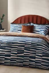 HOEM Piper Abstract Cotton Rich Reversible Duvet Cover Set in Navy - Size: King - thumbnail 2