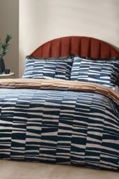 HOEM Piper Abstract Cotton Rich Reversible Duvet Cover Set in Navy - Size: King