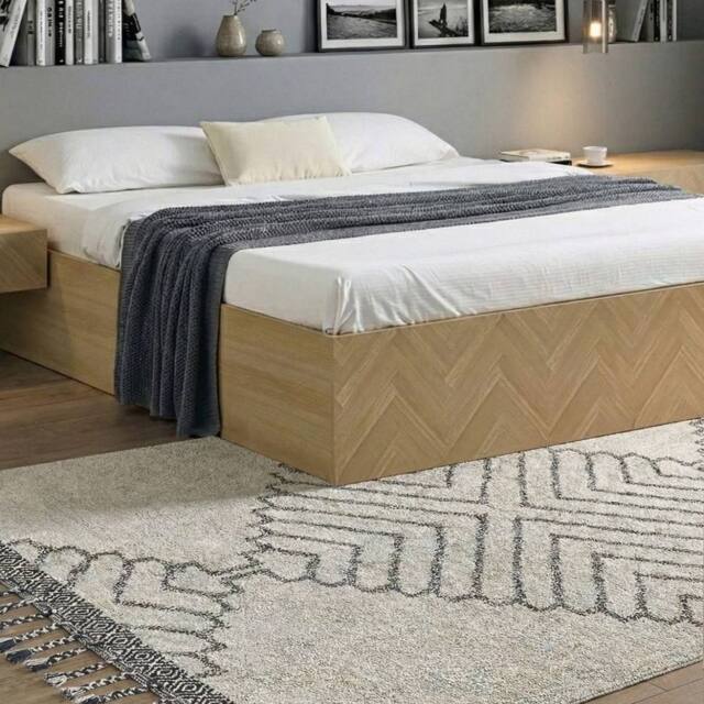 Wyld and Coco Handwoven Cotton Rug 140 x 200 cm White Black Geometric Tassels - Size: 140 cm x 200 cm - image 1