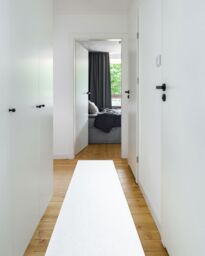RugsX Anti-Slip Rumba Runner in White - Size: 200 cm x 270 cm - thumbnail 4