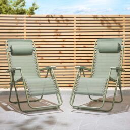 VonHaus Verona Set of 2 Textilene Folding Garden Zero Gravity Chairs in Green - Size: 2 Pack - thumbnail 1