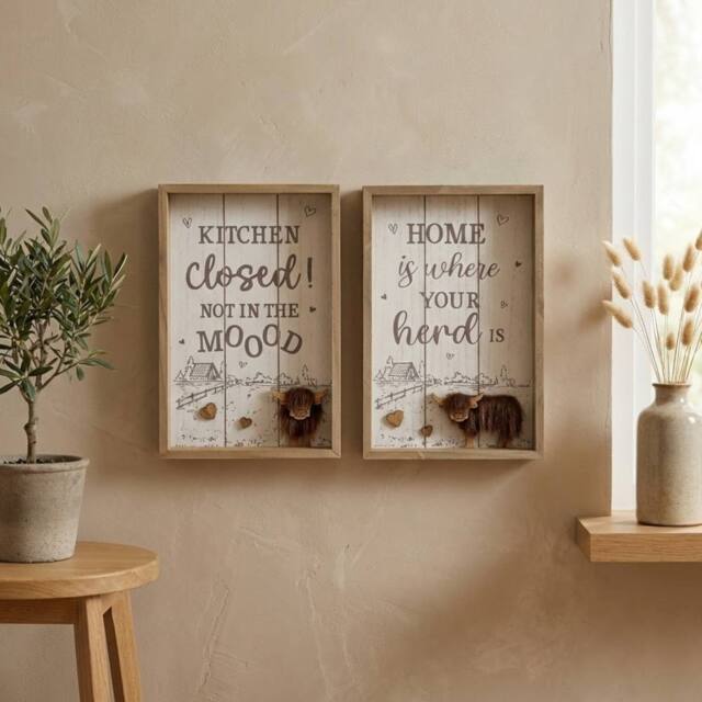 Garden Greatness Duo Relica Highland Cow Wall Plaques in Dark Red - image 1