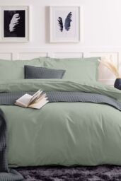 Belledorm Easy Care 200 Thread Count Cotton Polyester Percale Duvet Cover in Pale Green - Size: Double - thumbnail 1