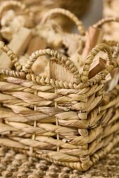 Dibor Woven Large Scalloped Water Hyacinth Indoor Storage Basket in Beige - thumbnail 5
