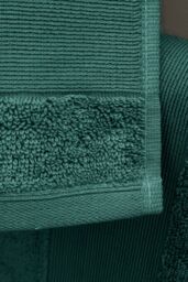Catherine Lansfield 'Anti Bacterial' Cotton Towels in Dark Green - Size: Bath Sheet - thumbnail 2