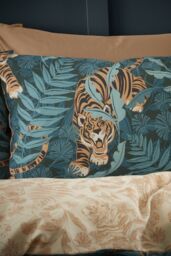 Catherine Lansfield 'Tropic Tiger Leaf' Duvet Cover Set in Green - Size: Double - thumbnail 3