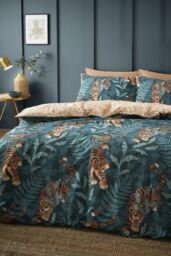 Catherine Lansfield 'Tropic Tiger Leaf' Duvet Cover Set in Green - Size: Double - thumbnail 1