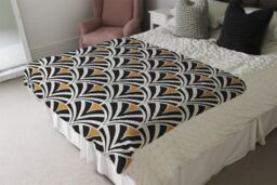 Benjamin Tate Design Black & Gold Shells Geometric Blanket in Natural - Size: 120 cm x 150 cm - thumbnail 3