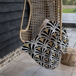 Benjamin Tate Design Black & Gold Shells Geometric Blanket in Natural - Size: 120 cm x 150 cm - thumbnail 4