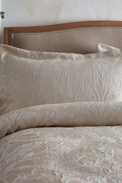 Appletree 'Elysia' Floral Jacquard Single Oxford Pillowcase in Beige - Size: Standard Pillow Case - image 1