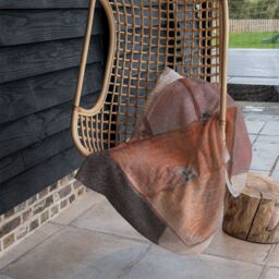 Benjamin Tate Design Brown Bag Blanket in Natural - Size: 120 cm x 150 cm - thumbnail 4