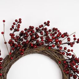 Scottish Everlastings Ltd 40cm Red Berry Wreath - thumbnail 3