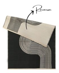 THE RUGS Reversible Weatherproof Outdoor Rug Wavy Lines Urban 1010 in Black - Size: 90 cm x 150 cm - thumbnail 3