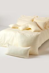 Homescapes Egyptian Cotton Satin Stripe Oxford Pillowcase 330 TC in Bright Yellow - thumbnail 5