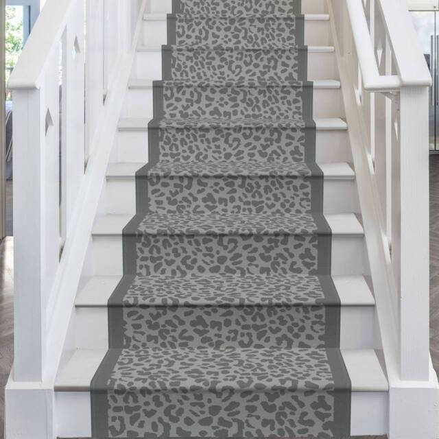 runrug Stair Runner Carpet for Staircases - Soft & Comfy, 9mm - 'Rosette' in Grey - Size: 70 cm x 690 cm - image 1