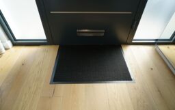 Desire Rugs Non Slip Dirt Trapper Rubber Edged PVC Barrier Door Entrance Mats in Charcoal - Size: 80 cm x 140 cm - thumbnail 4