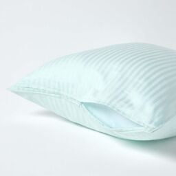 Homescapes Continental Pillowcase Egyptian Cotton 330 TC, 60 x 60 cm in Blue - thumbnail 3