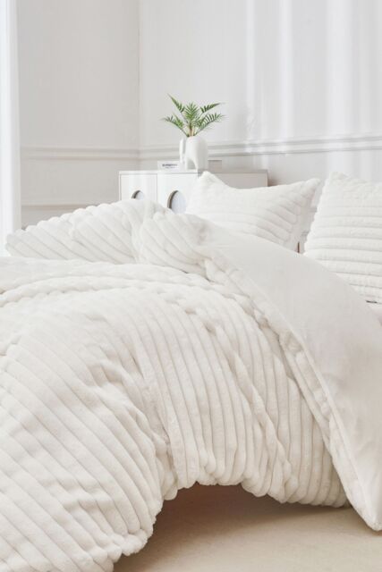 Ezysleep Super Soft Luxury Faux Fur Stripe Duvet in Cream - Size: Double - image 1