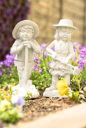 Marco Paul Gardening Kids garden resin ornament in Off-White - thumbnail 6