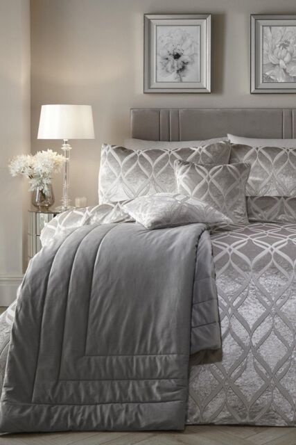 Soiree 'Belfort' Woven Geo Velvet Duvet Cover Set in Silver - Size: Double - image 1