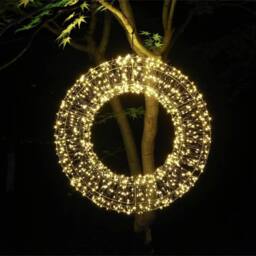 Pegdev Christmas Pre Lit Wreath 960 Warm White Micro LEDs 10% Twinkling 58cm 5m Lead - thumbnail 3