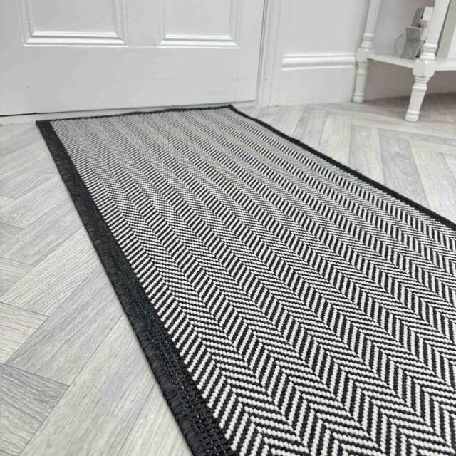 runrug Carpet Runner Rug - Indoor/Outdoor, Reversible, 2mm - 'Illusion' in Black - Size: 70 cm x 360 cm - image 1