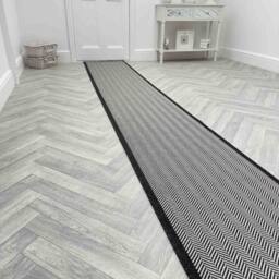 runrug Carpet Runner Rug - Indoor/Outdoor, Reversible, 2mm - 'Illusion' in Black - Size: 70 cm x 360 cm - thumbnail 4