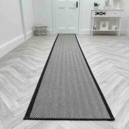 runrug Carpet Runner Rug - Indoor/Outdoor, Reversible, 2mm - 'Illusion' in Black - Size: 70 cm x 360 cm - thumbnail 3