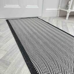 runrug Carpet Runner Rug - Indoor/Outdoor, Reversible, 2mm - 'Illusion' in Black - Size: 70 cm x 360 cm