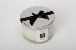 Aroma Naturals Minimalist Luxe Puissance Visuelle 3-Wick Scented Candle in White - Size: XL - thumbnail 5