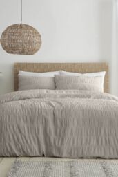 Catherine Lansfield Seersucker Duvet Cover & Pillowcase Set in Natural - Size: Super King - thumbnail 1