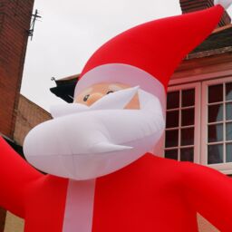 Samuel Alexander GIANT: 20ft (6m) Light up Christmas Inflatable Santa with Raised Arm & 28 LEDs in Red - thumbnail 5