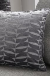 Curtina 'Kendal' Retro Geo Jacquard Woven Filled Cushion in Charcoal - Size: 43 cm x 43 cm - thumbnail 3
