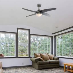 "ValueLights Apache 48"" 4 Blade Chrome & Wood Ceiling Light Fan with Remote Control in Silver"