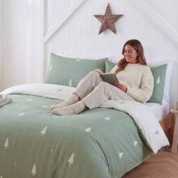 Rapport Home Fir Microfibre Reversible Duvet Cover Set with Pillowcase in Green - Size: King - thumbnail 6