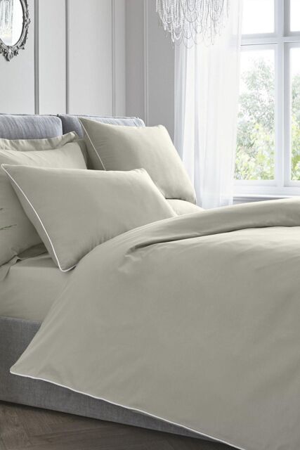 Appletree 'Premium 200TC Plain Dye' Hotel Quality 100% Percale Cotton Duvet Cover Set in Silver - Size: Single - image 1