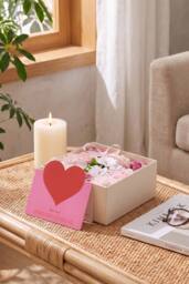 Living and Home Square Soap Flower Gift Box in Pink - thumbnail 3