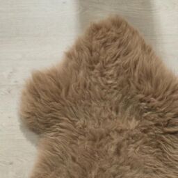 Native Natural Taupe British Sheepskin Rug - Size: Large - thumbnail 3