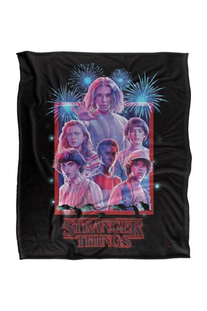 Stranger Things Season 3 July 4Th Super Soft Throw Blanket 152x127 Cm - image 1
