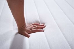 Sleepsoul Mattress Memory Foam Birlea Sleep Soul Comfort Pocket Sprung in White - Size: King - thumbnail 6
