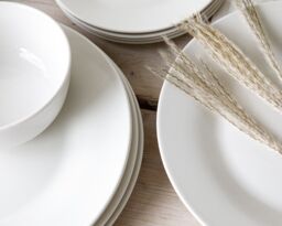 Mikasa 12 Piece Porcelain 'Alexis' Dinner Set, White, Gift Boxed in White - thumbnail 4