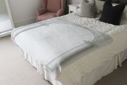 Benjamin Tate Design Colums Blanket in Natural - Size: 120 cm x 150 cm - thumbnail 3