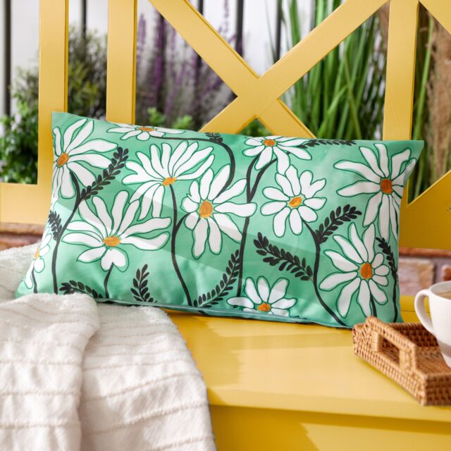 Wylder Daisy Fields Printed Outdoor Cushion in Mint - Size: 30 cm x 50 cm - image 1